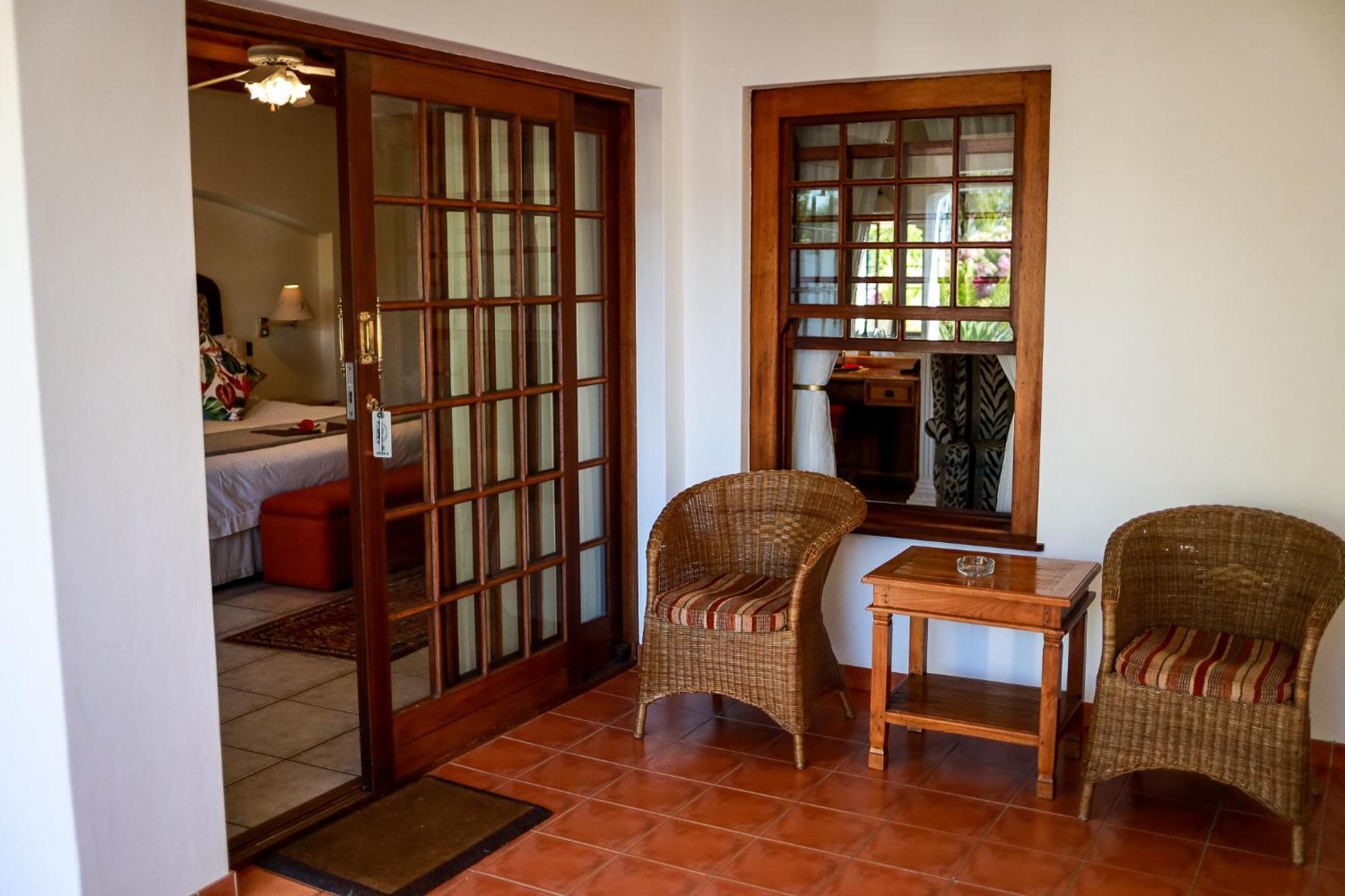Altes Landhaus Country Lodge Oudtshoorn Exteriör bild