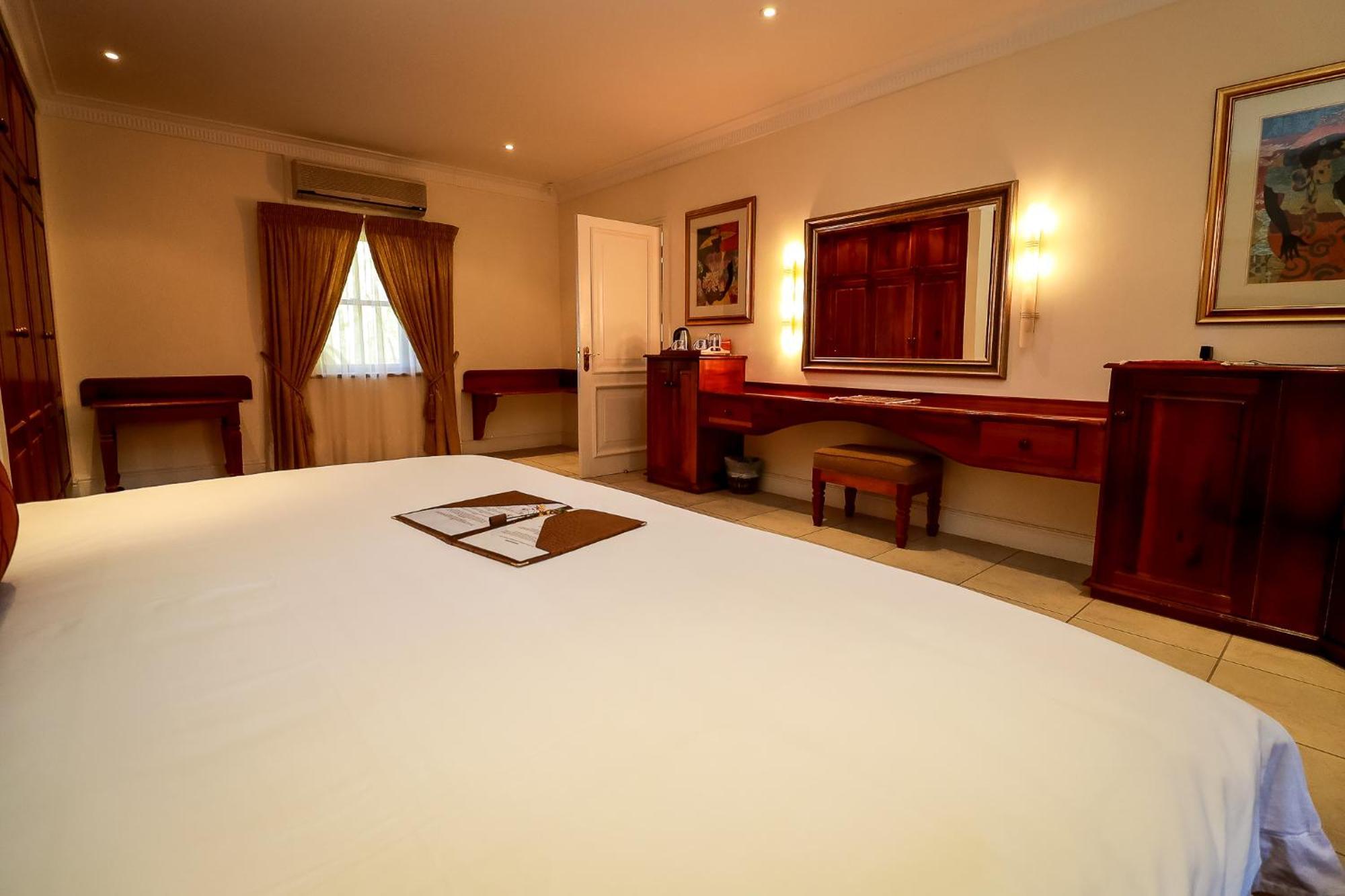 Altes Landhaus Country Lodge Oudtshoorn Exteriör bild