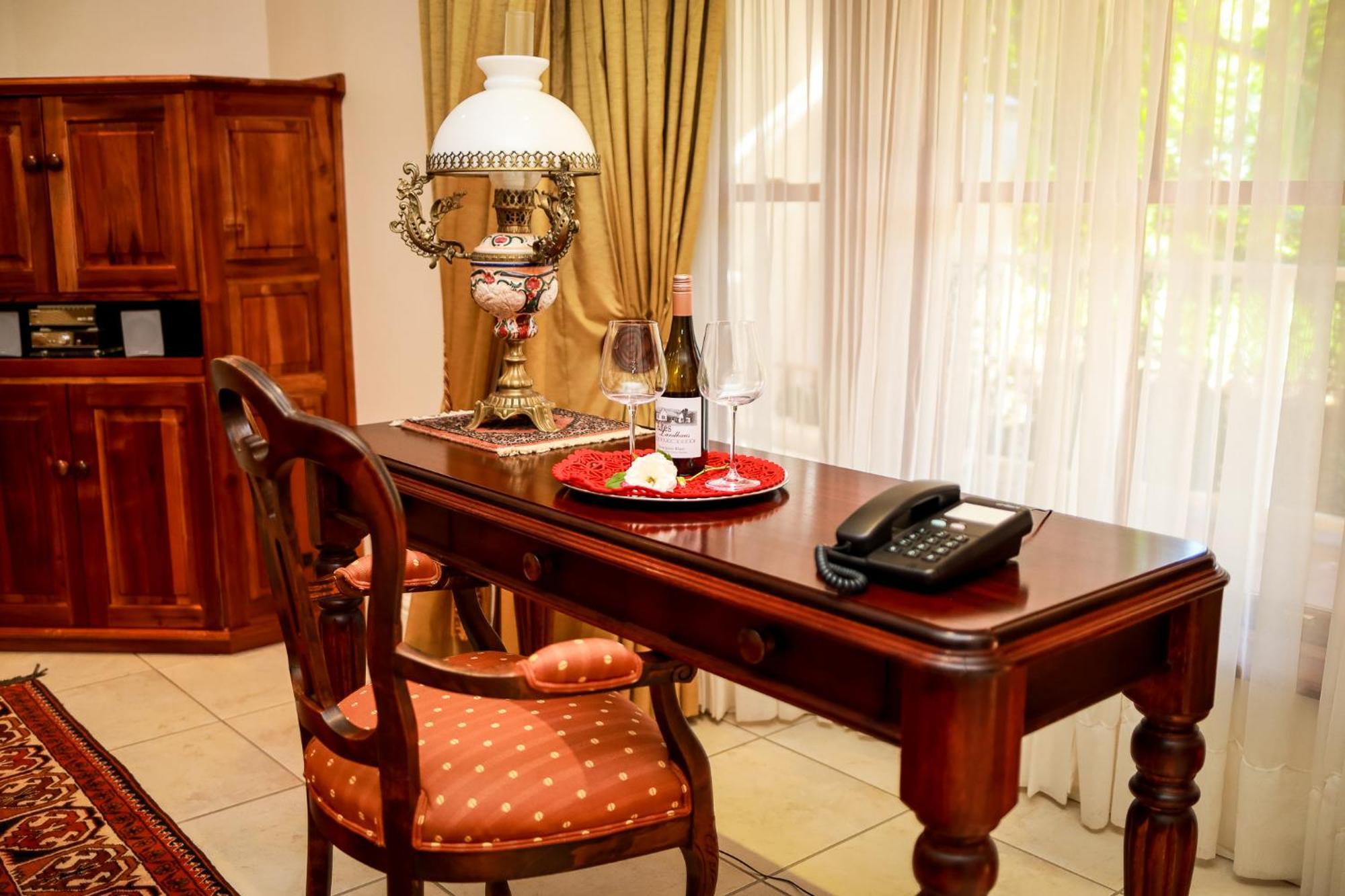 Altes Landhaus Country Lodge Oudtshoorn Exteriör bild